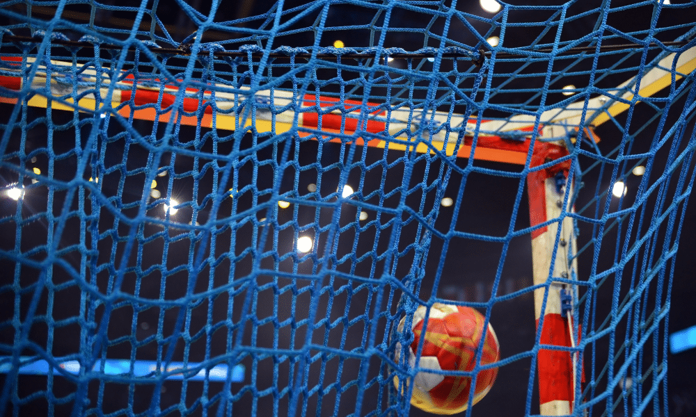 sportvereine-handball-spieler-sporternaehrung-athletenleistung