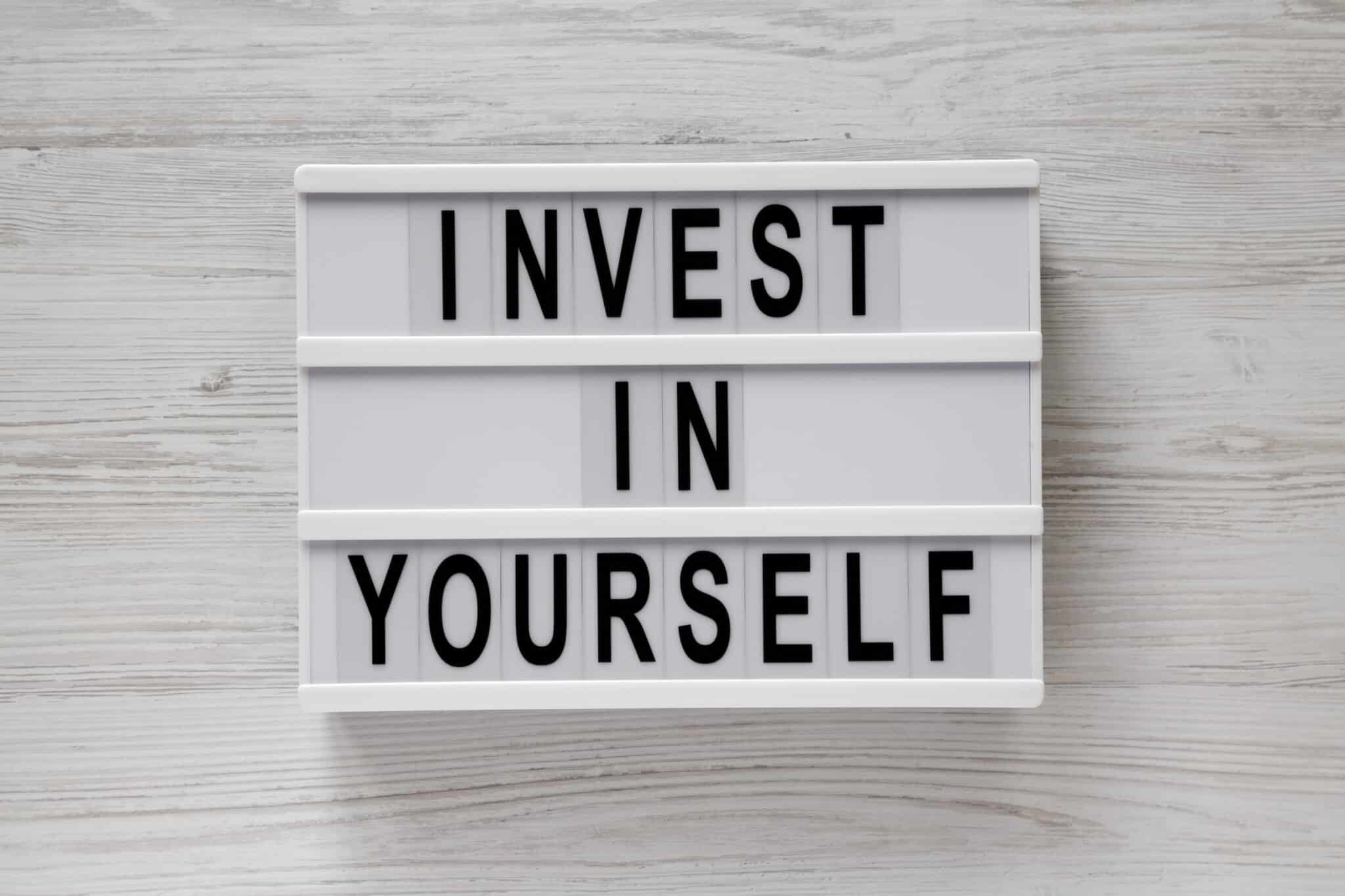 Invest in Yourself als Ernährungsberater - Leuchtkasten mit Text „Du bist deine einzige Grenze“